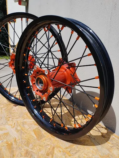 Naprawa i Centrowanie Kół Motocyklowych